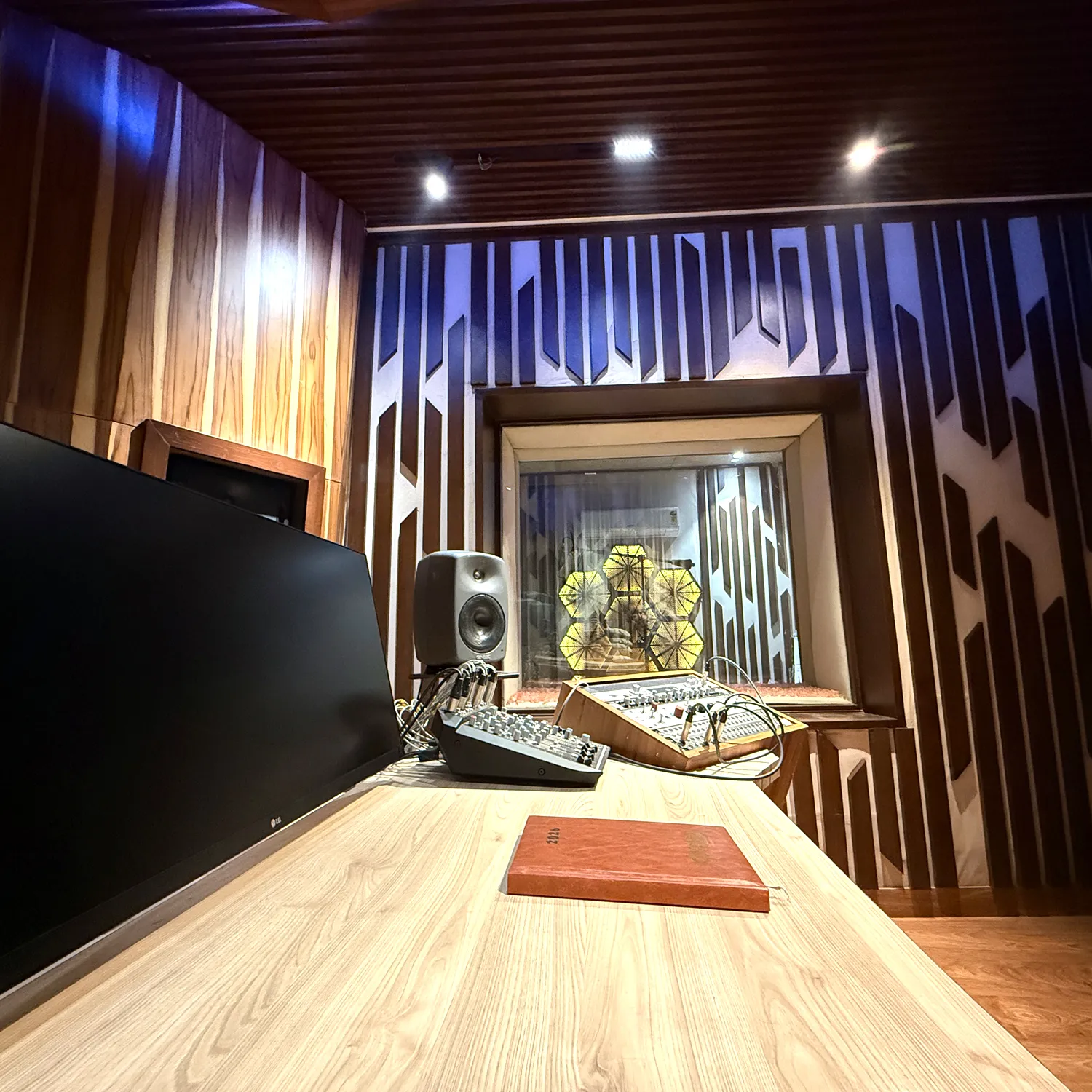 Tellytune Recording Studio 09